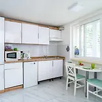 Laneta Apartman *