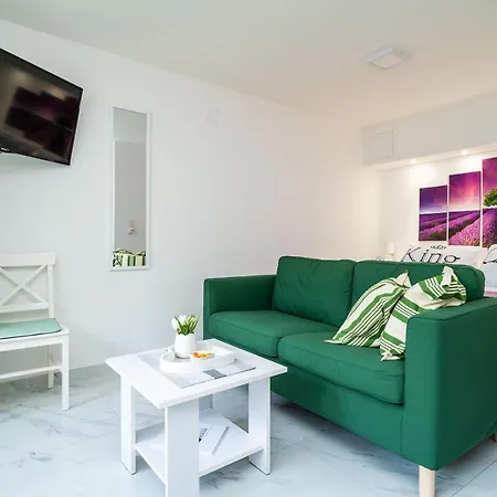Apartment Laneta *