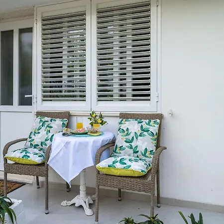 Laneta Apartment