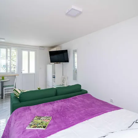 Apartman Laneta *